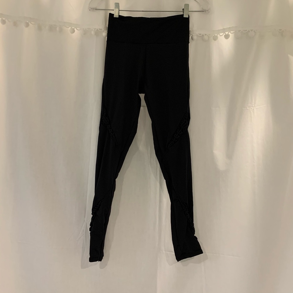 Cut-out Leggings